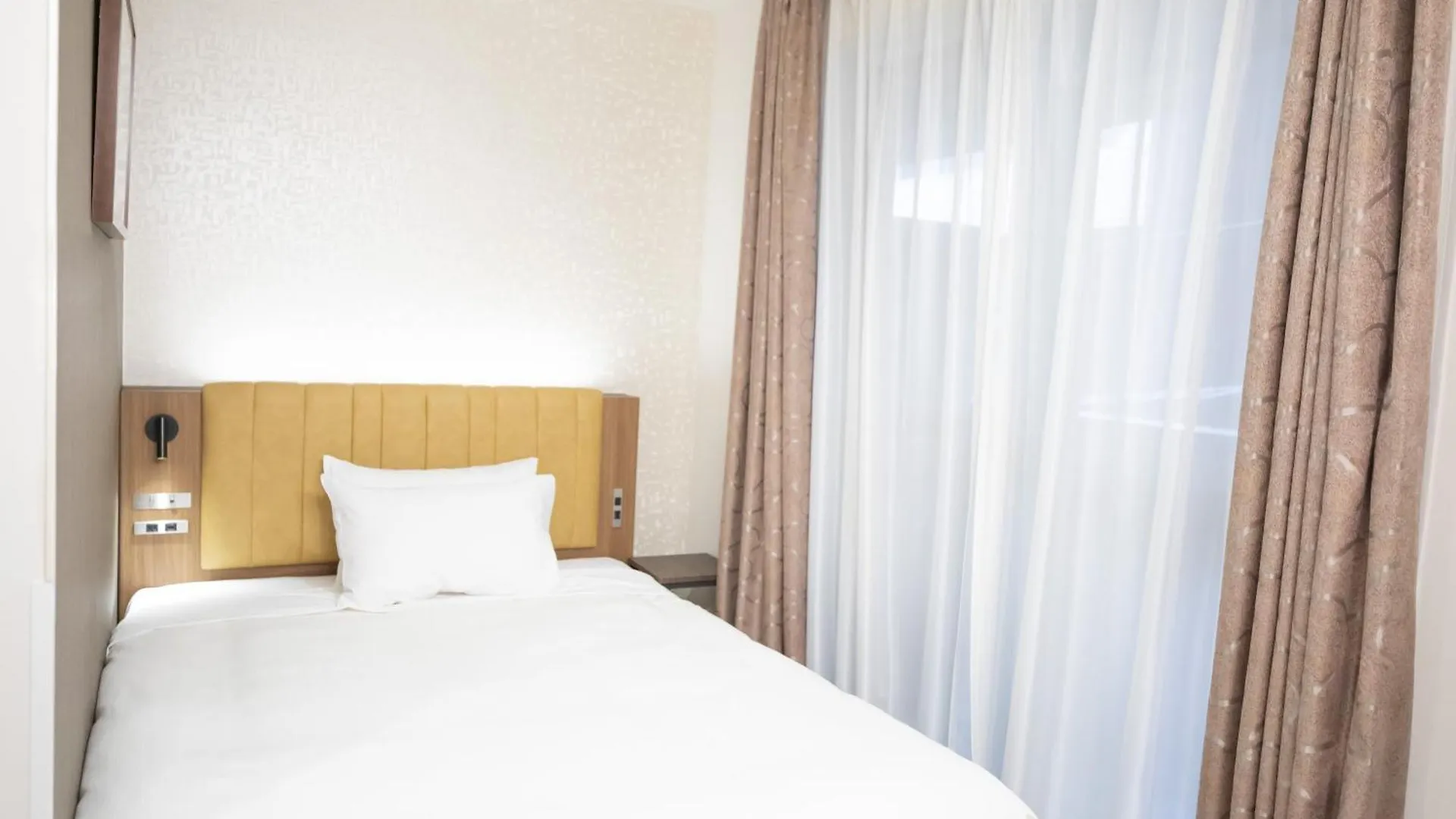 *** Hotel Tokyu Stay Nihonbashi Tokyo Japan